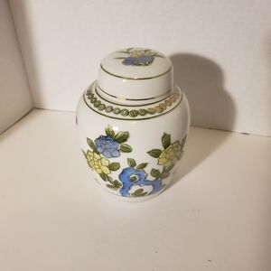 Ceramic jar w/ lid